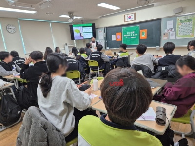 <책에봐라 진로독서>캠프_경서중학교
